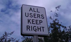 "All users keep right" von magnetbox auf flickr.com