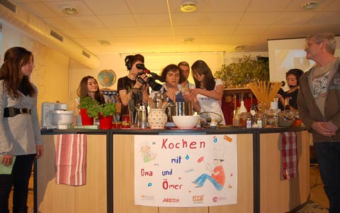 "Kochen mit Jung und Alt in der Medienpädagogik"
